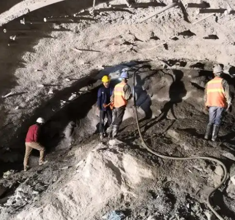 长洲拱顶带模注浆料的施工流程及注意事项